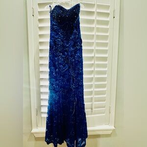 Formal Gown Used  ones Royal Blue color xs